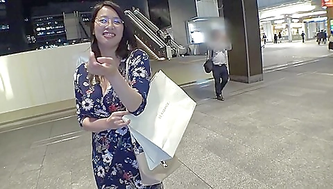 超絶おっぱいの３０歳爆乳素人！圧倒的谷間でチンポを誘惑めちゃくちゃハメる